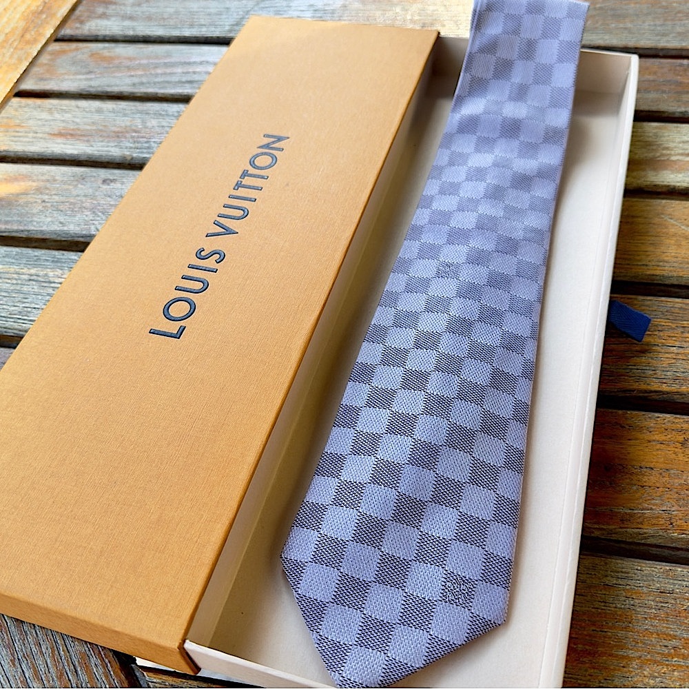 🎁LV SUMMER 26’🎁🆕✨💯AUTH LOUIS VUITTON LAVENDER SLVR DAMIER MOTIF CHECKS TIE🔥HOT🔥